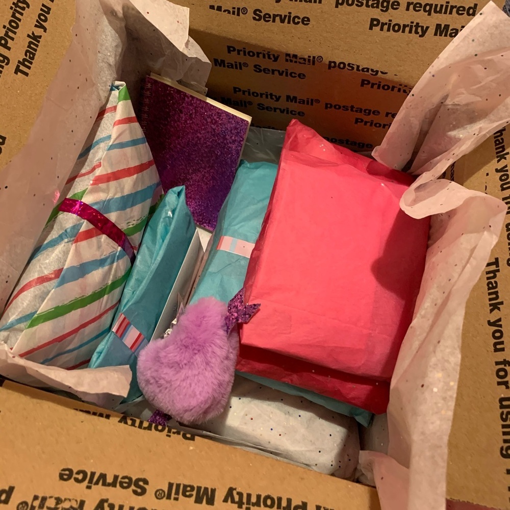How I wrap up your items 💖 - Picture 6 of 16
